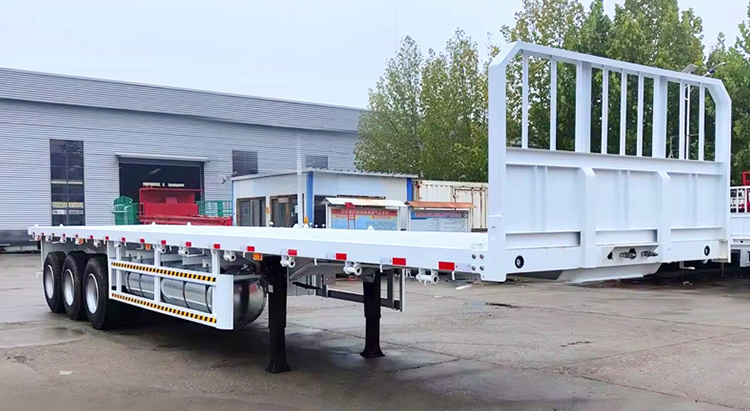 Sinotruck Flatbed Semi Trailer Truck