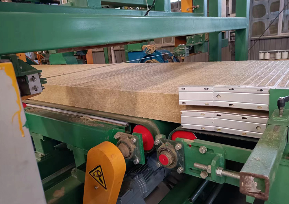 Rock wool equipment
