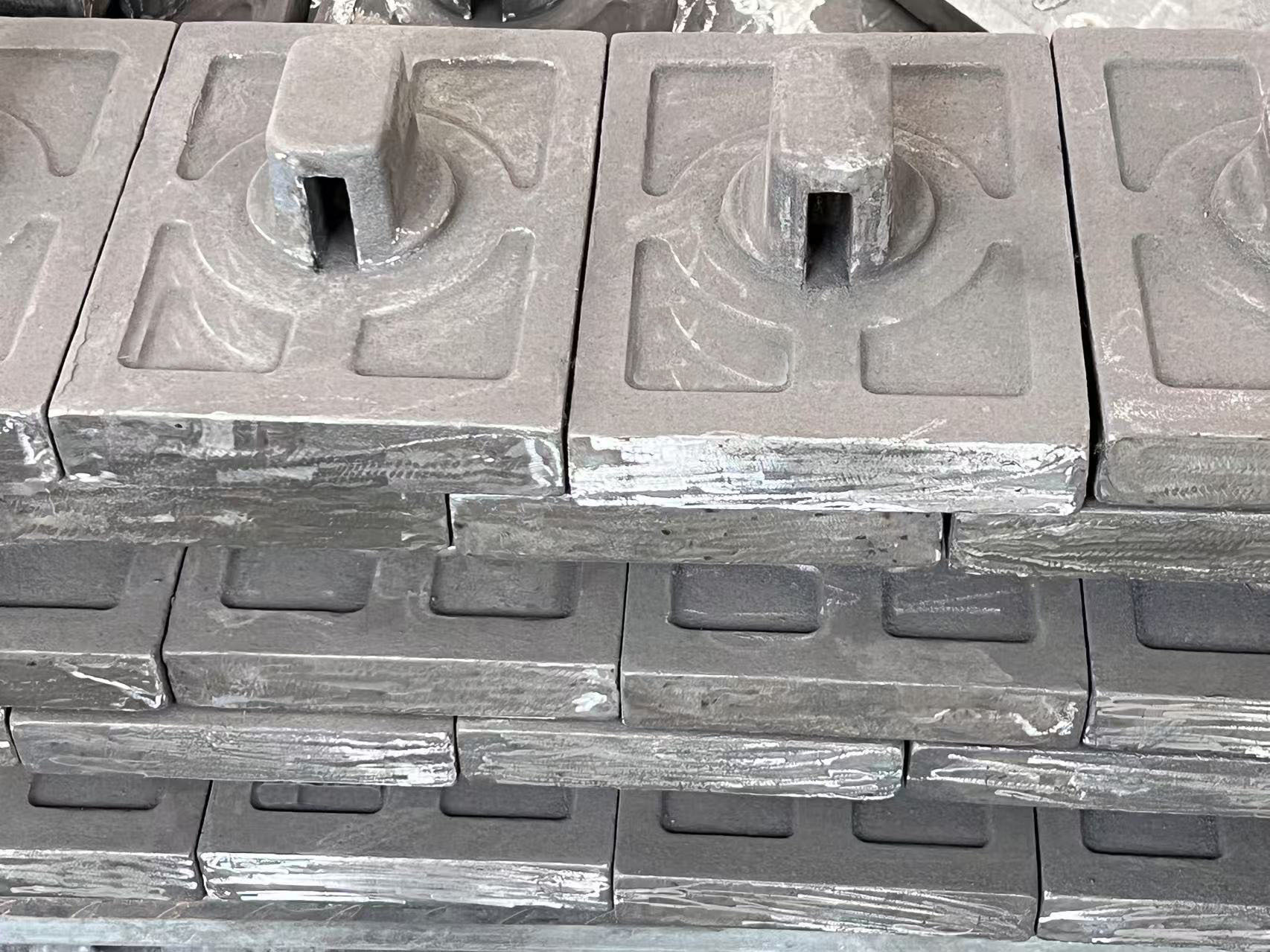 "Scars" Can Speak: How to Predict Crusher Equipment Failure by Liner Wear Marks?
