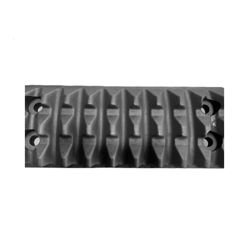 Roll crusher plates material