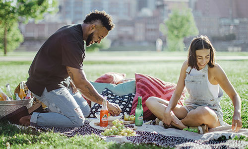 How to Use an Outdoor Wine Backpack