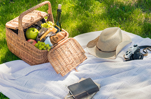 How to Use an Outdoor Wine Backpack?
