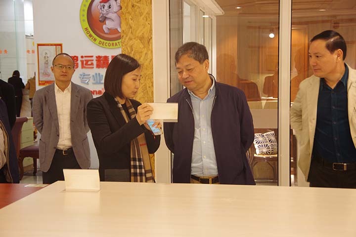 【鴻運木業(yè)】德華集團(tuán)董事長丁鴻敏蒞臨鴻運集團(tuán)旗下鴻運木業(yè)考察及指導(dǎo)工作