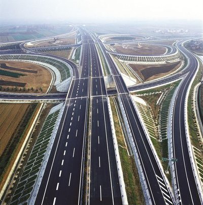 Ya'an to Yecheng National Expressway, Lhasa to Rikaze Airport section, Chabala Service Area to Dazhuka intelligent transformation - vehicle overheating warning system, multi-functional camera debut Ya'an to Yecheng National Expressway, Lhasa to Rikaze Airport section, Chabala Service Area to Dazhuka intelligent transformation - vehicle overheating warning system, multi-functional camera debut