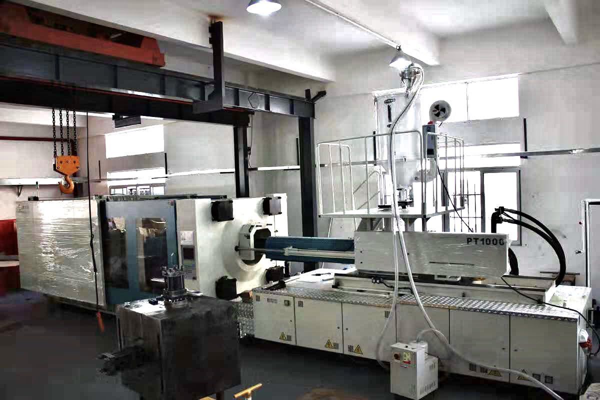  1000噸新注塑機(jī)