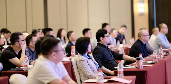 提质增效 蓄势向新创未来丨公司2023年总结表彰大会暨 2024年工作会议顺利召开