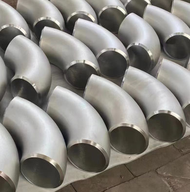 The nozzle ends of equal diameter tees are the same size
