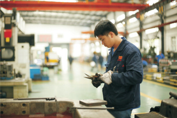 專業(yè)技術工人生產(chǎn)現(xiàn)場8 專業(yè)技術工人生產(chǎn)現(xiàn)場8