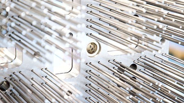 Analysis of the types and characteristics of plastic mold injection machines.