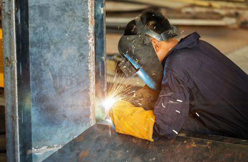 April Sees Rebound in Carbon Steel Stocks at Chinese Mills