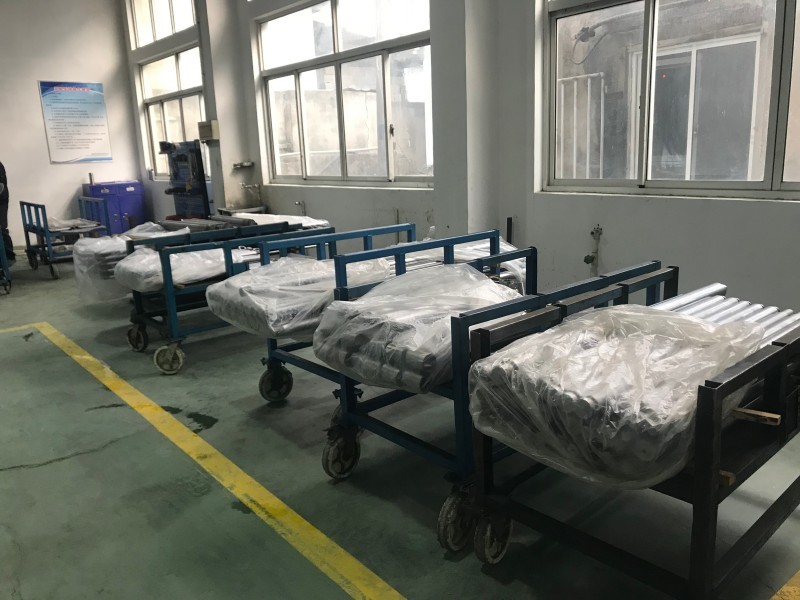 油缸成品裝配完成油漆前一角
