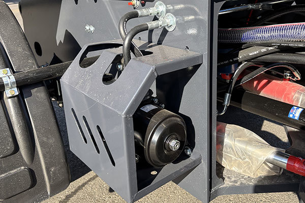 The phenomenon of material blockage in concrete mixer trucks can be prevented