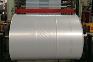 Stretchable polyethylene film