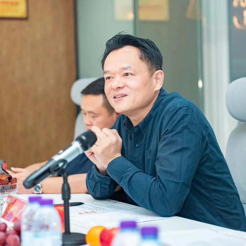 【重磅嘉宾】沙海十五年：以义为帆，他让驼铃载着乡情远航