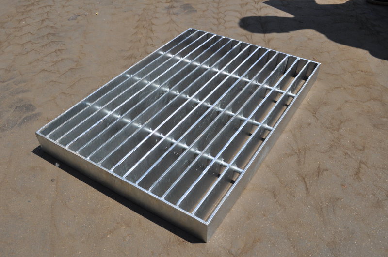 Type "SL" steel bar gratings