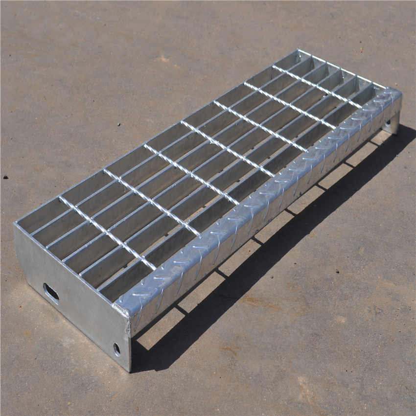 T4 Non-slip nosing stair treads