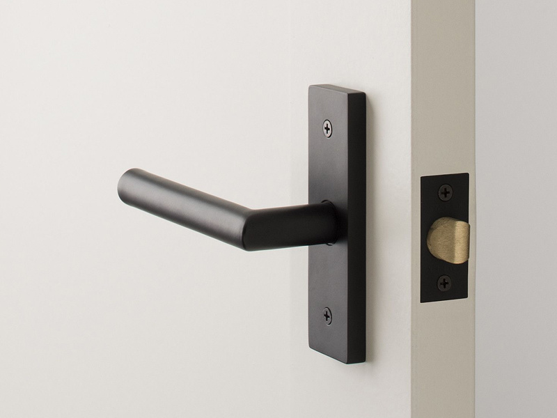 How Surface Finishes Impact Door Handle Use