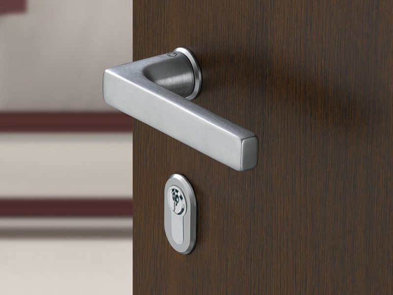 Balancing Functionality and Aesthetics in Door Hinges
