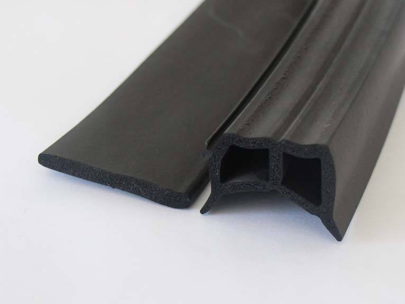 Sealing rubber strip
