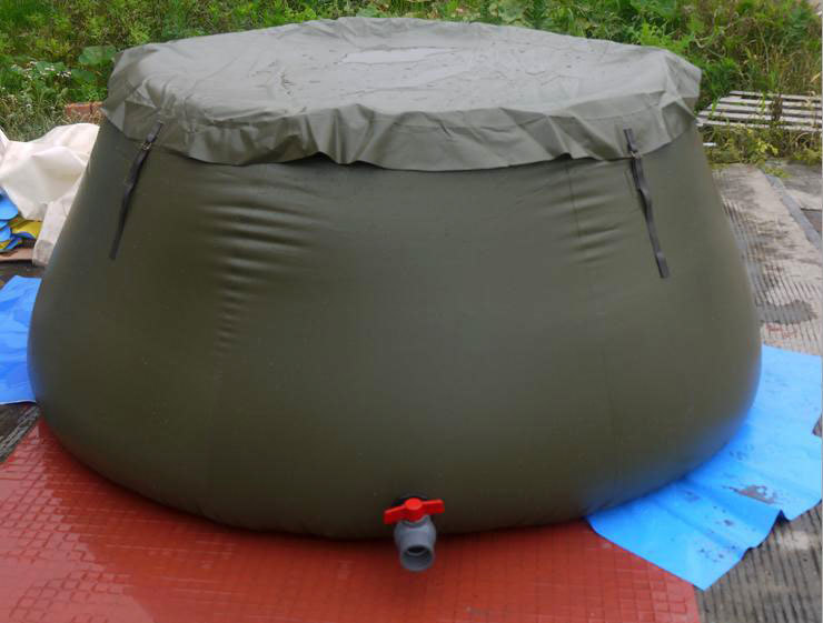 Round platform water bladder