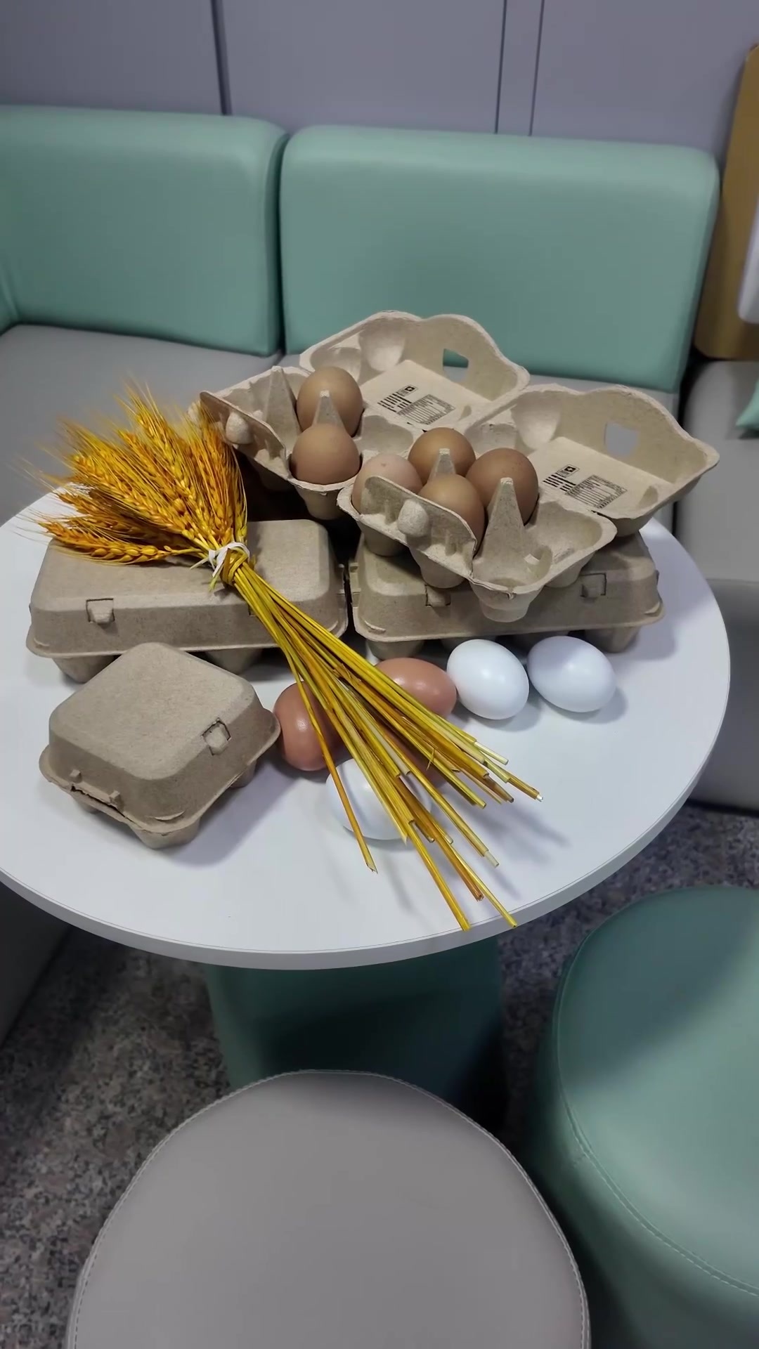 4 Pack of Eggs