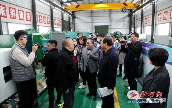 媒体采风团走进定襄 聚焦新兴产业重点项目