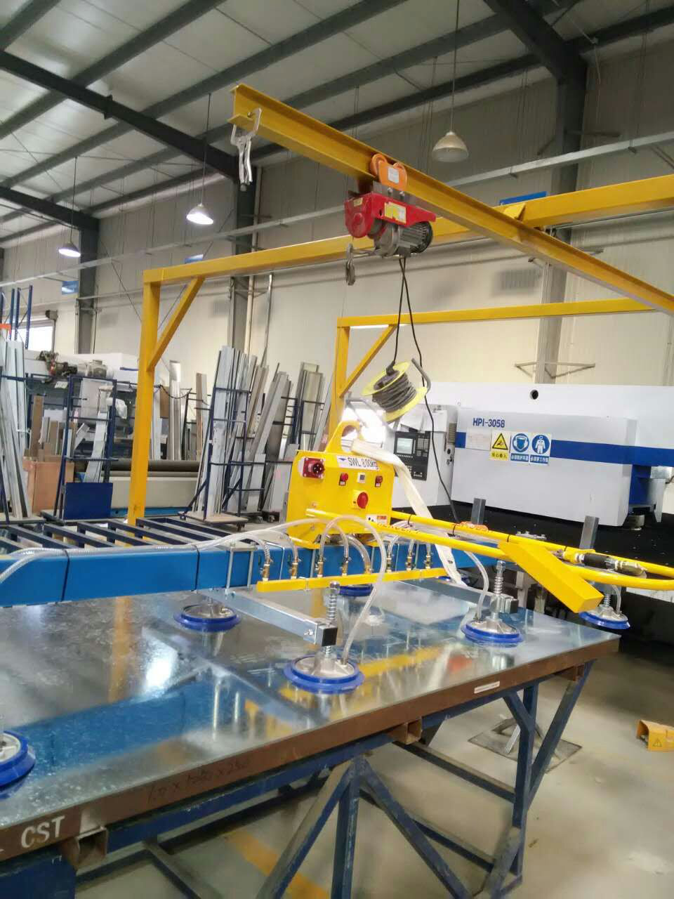 Understanding the Diamond Palm Suction Hoist: An Essential Tool for Industrial Lifting