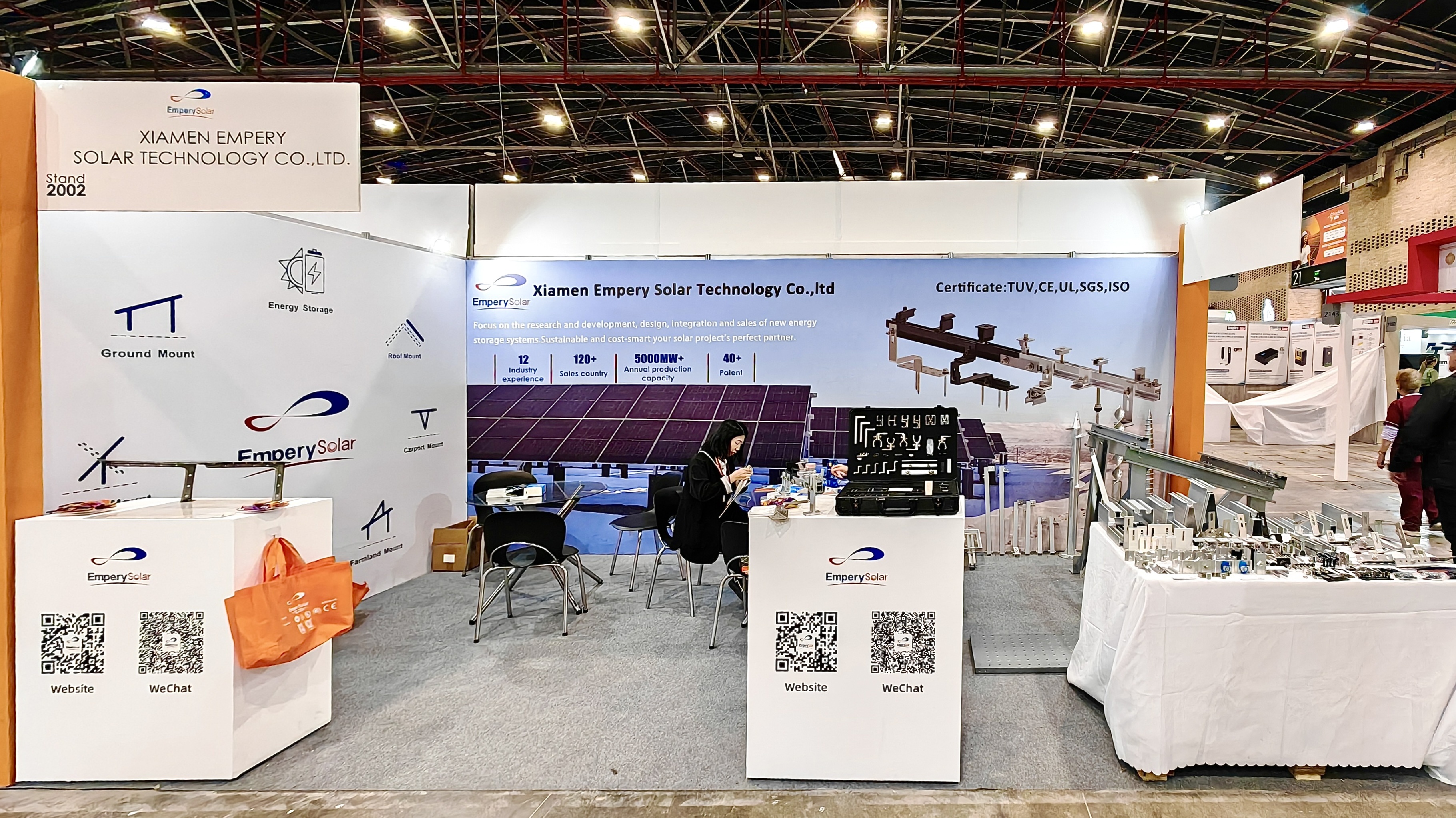 Emperysolar showcased its entire range of photovoltaic installation systems at the 2025 Columbia Solar Exhibition