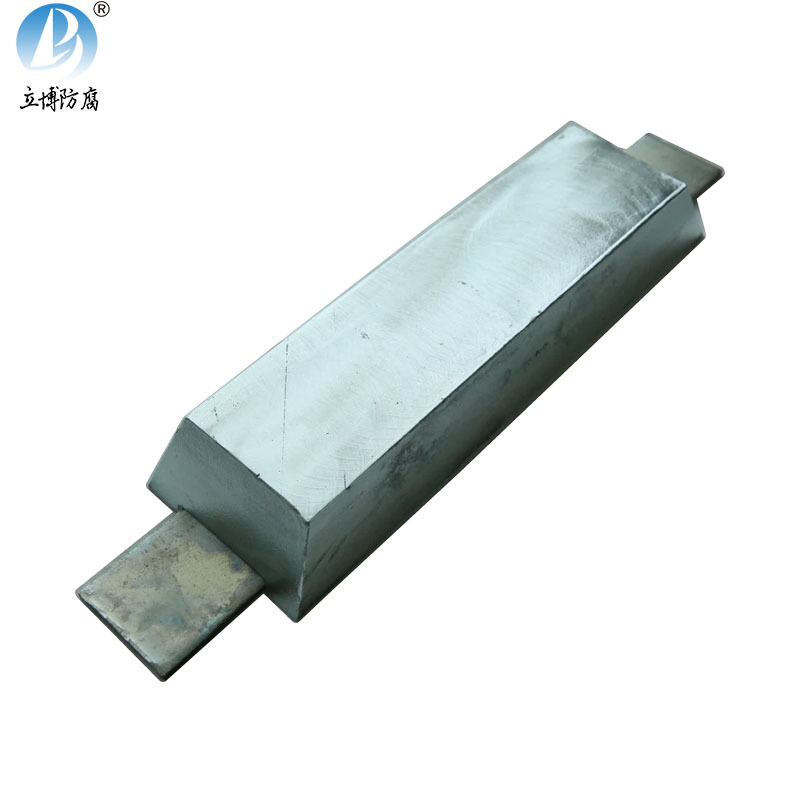 Flat iron zinc anode