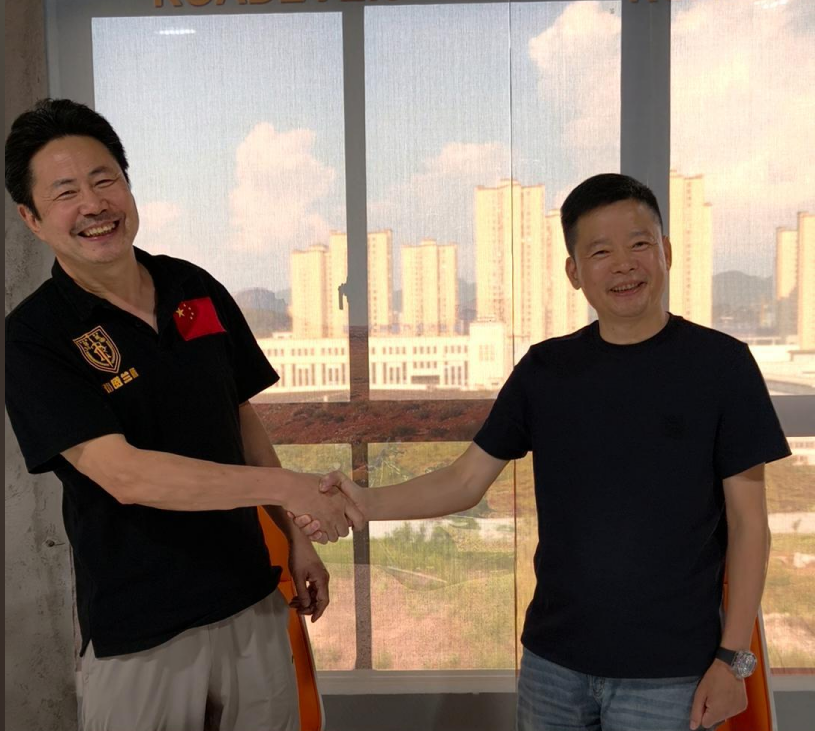 热烈欢迎童星桦会长签约路威兰盾浙江金华经销商