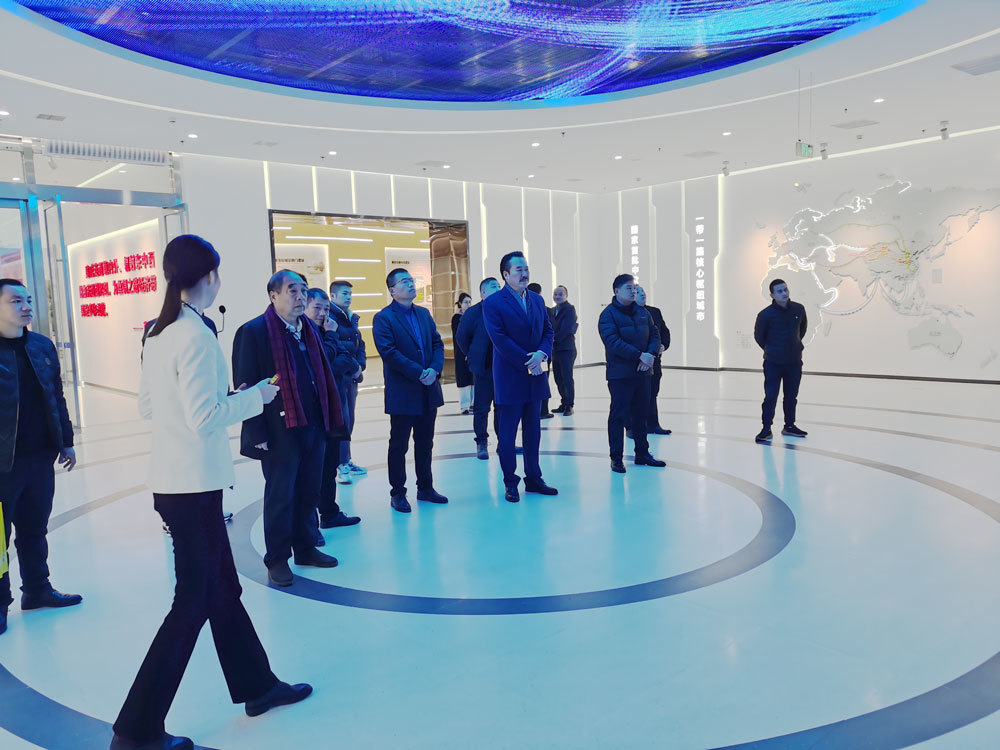 At the beginning of the New Year, the Dejiari Group visited the Zhengzhou New Silk Road Port for observation and learning.