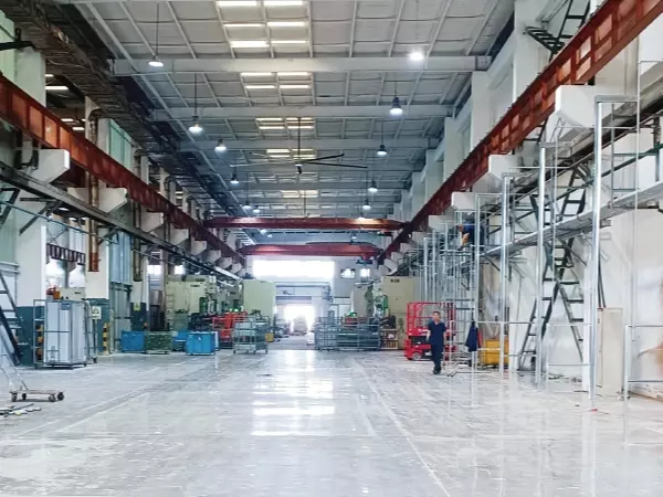 Nuevo taller para la fabricación de piezas transparentes