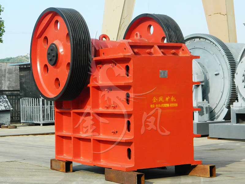 PE型復(fù)擺顎式破碎機