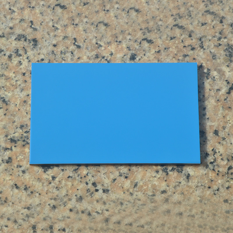 產(chǎn)品代號(hào)： GF-ACP-1 產(chǎn)品名稱： 鋁塑板 芯料： 常規(guī)PE（可折斷的） 鋁厚： 0.50mm 板厚： 5mm 顏色/色號(hào)： 淺藍(lán)/GM-414 表面處理： 聚脂涂層 / 氟碳涂層 涂層厚度： 18±1微米（聚酯涂層）；25±1微米（氟碳二涂）；30-35微米（氟碳三涂） 質(zhì)保： 8-10年(聚酯涂層，用于室內(nèi)）；10-15 年（氟碳涂層，用于室外）