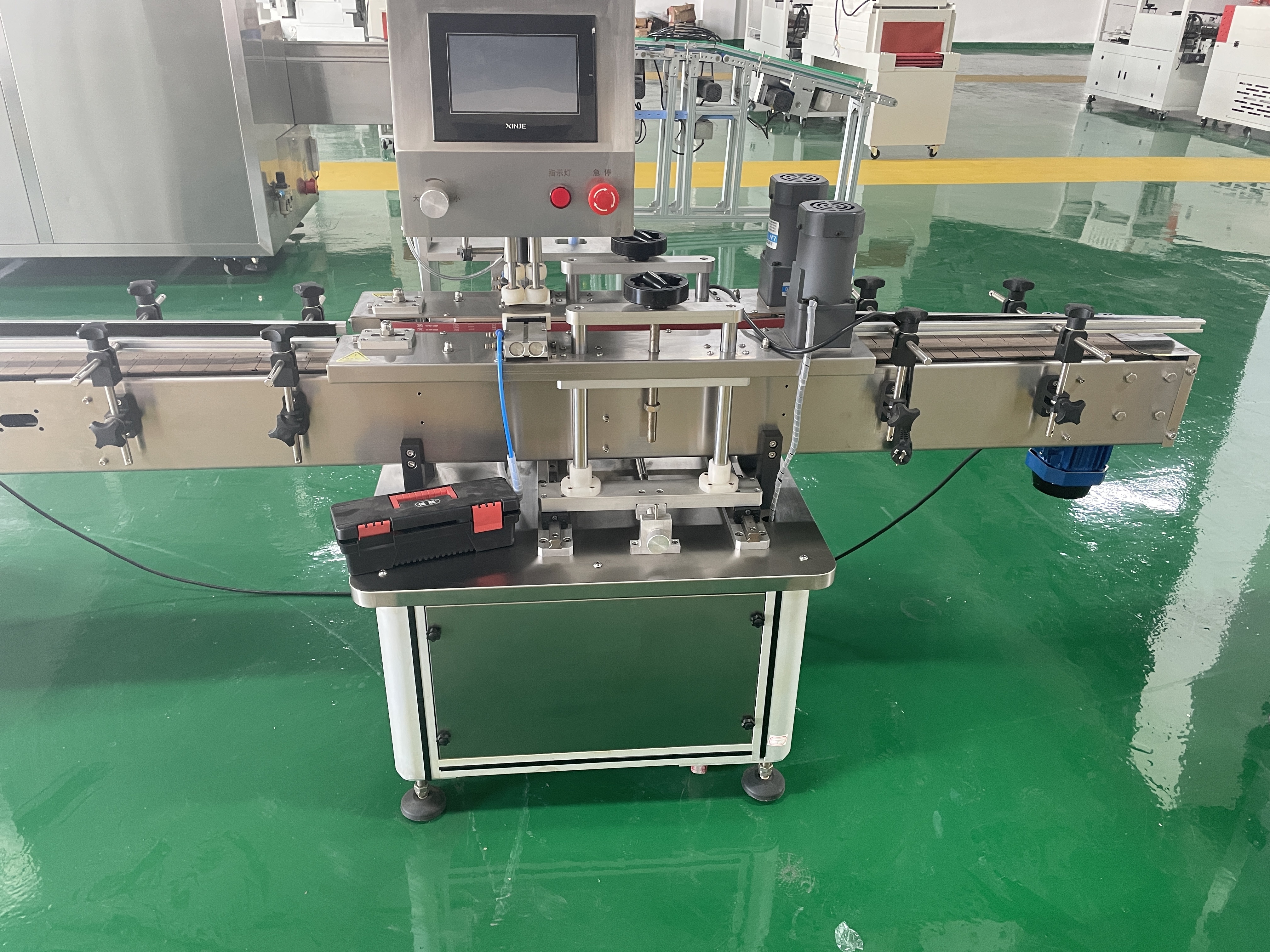 New Product  Fully Automatic High-Quality Cosmetics Cap Screwing  Machine