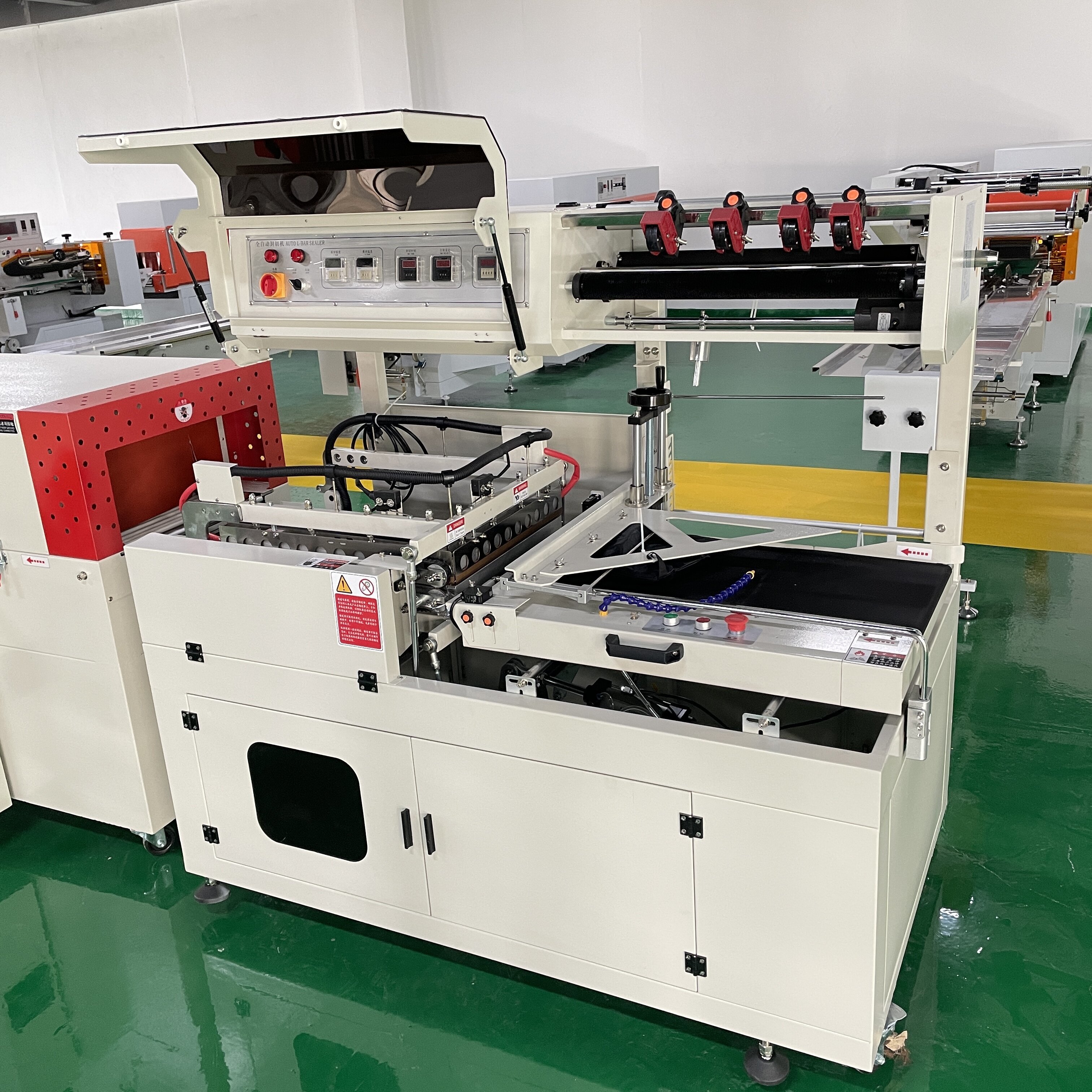 Hot Selling Fully Automatic L-Type Heat and Shrinkable Cosmetic Packaging Machine