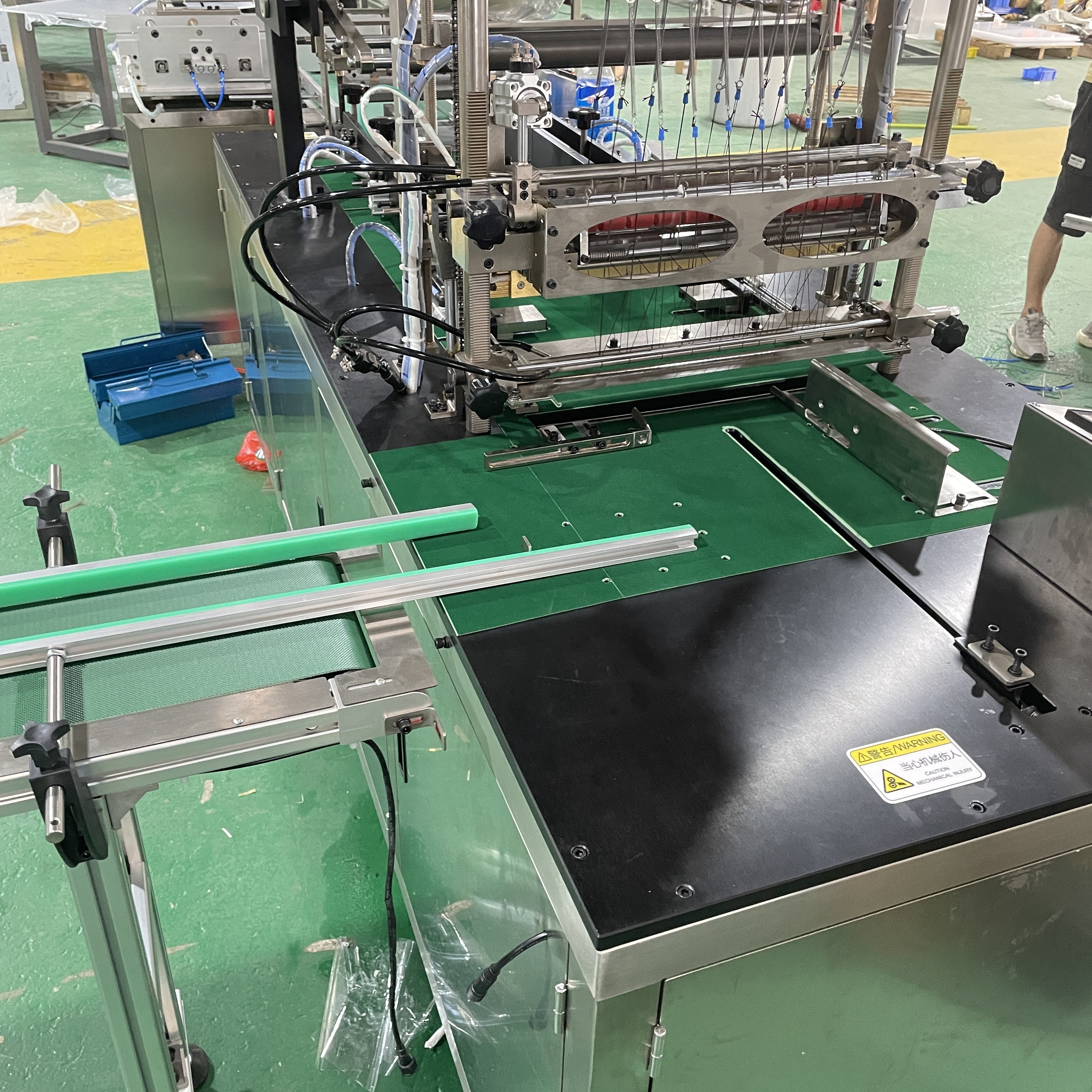 Fully Automatic Latest Transparent Film Skin Care Products Packaging Machine