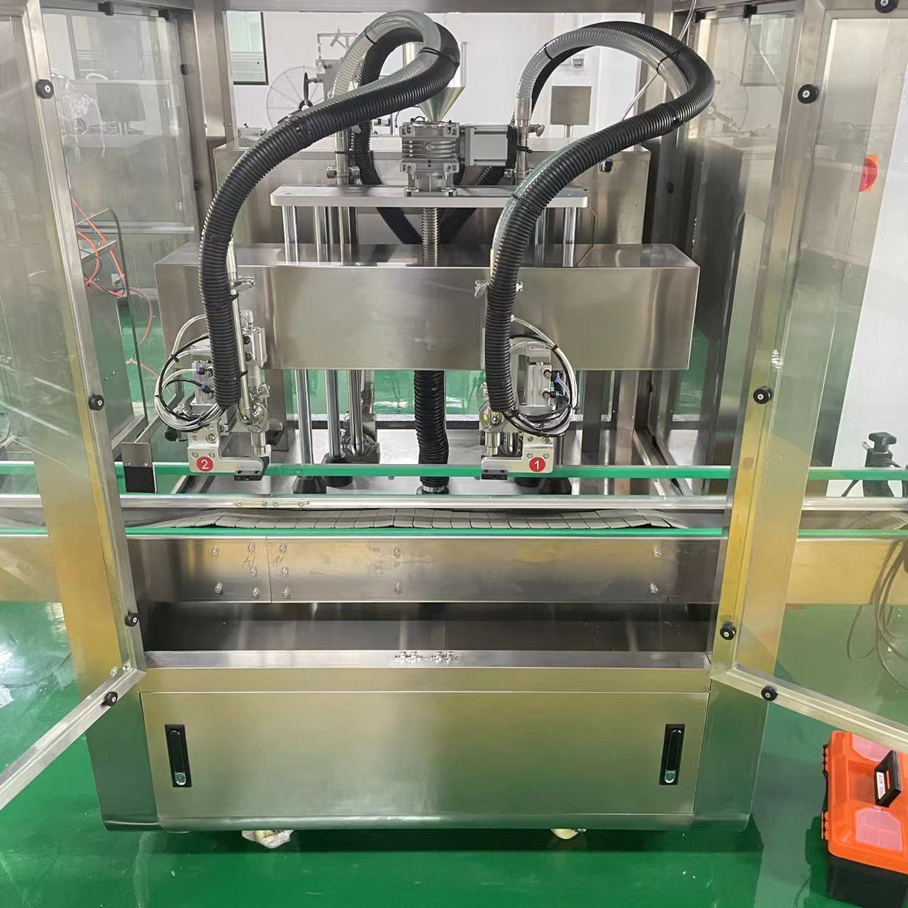 Hot Selling Fully Automatic High-Performance Multi-head following Liquid Filling Machine