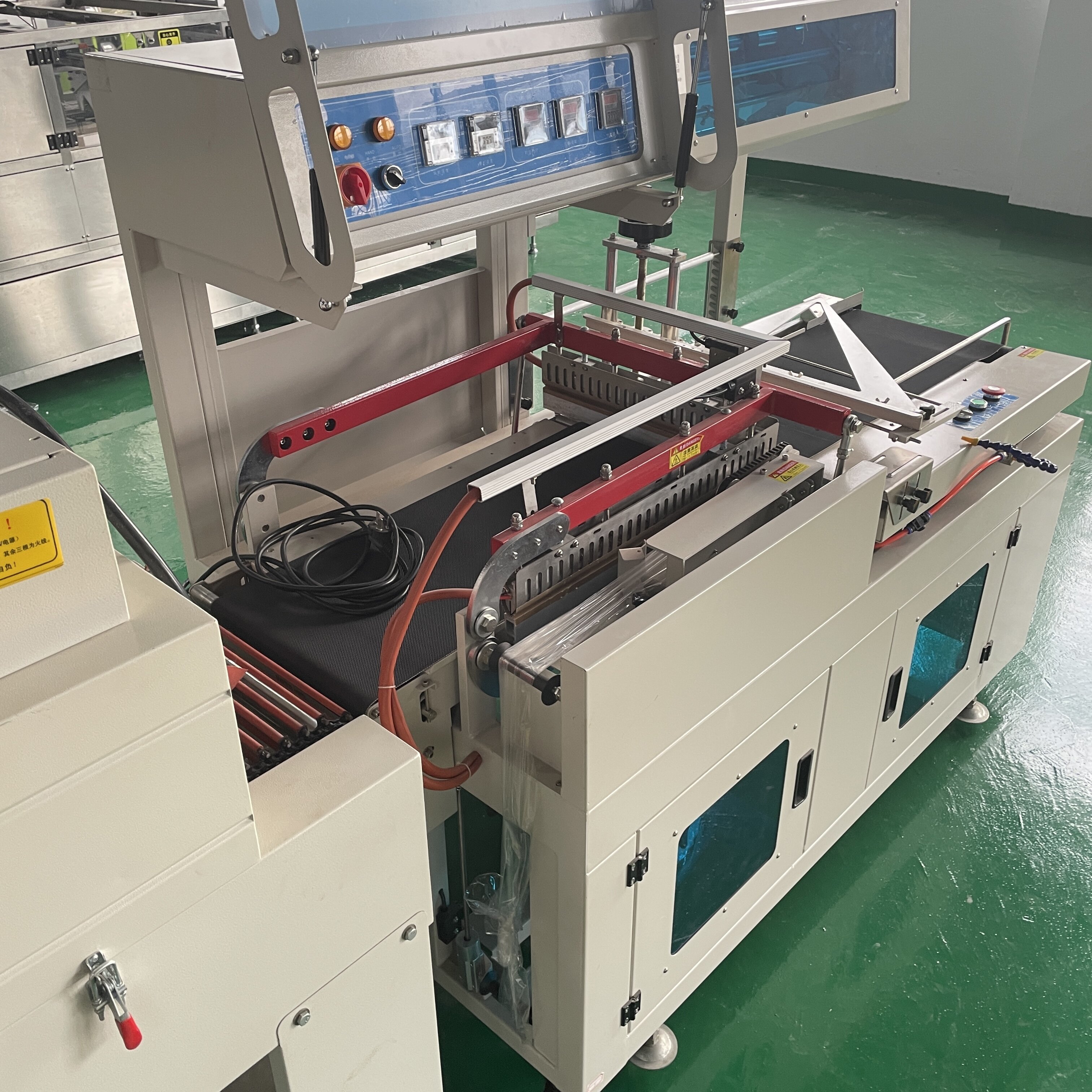 High-Quality Fully Automatic Sealing and Cutting Cosmetics Machine