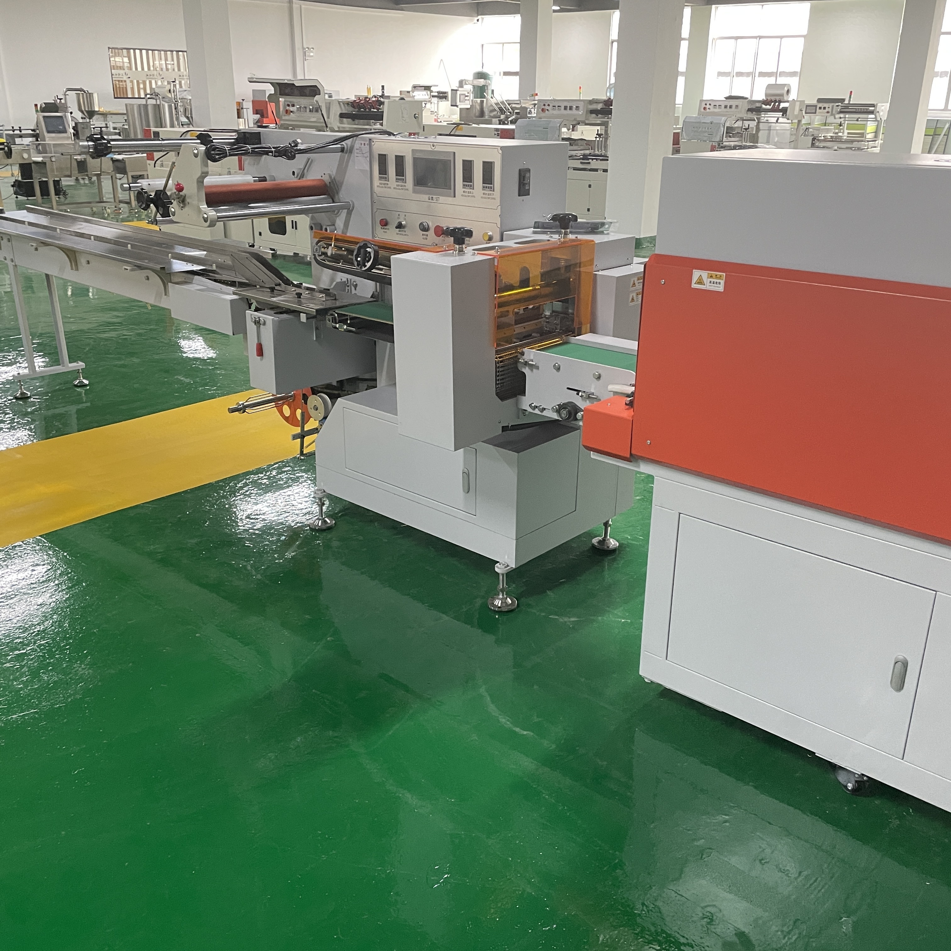 High-Speed Transparent Film Shampoo Pillow Packaging Machine