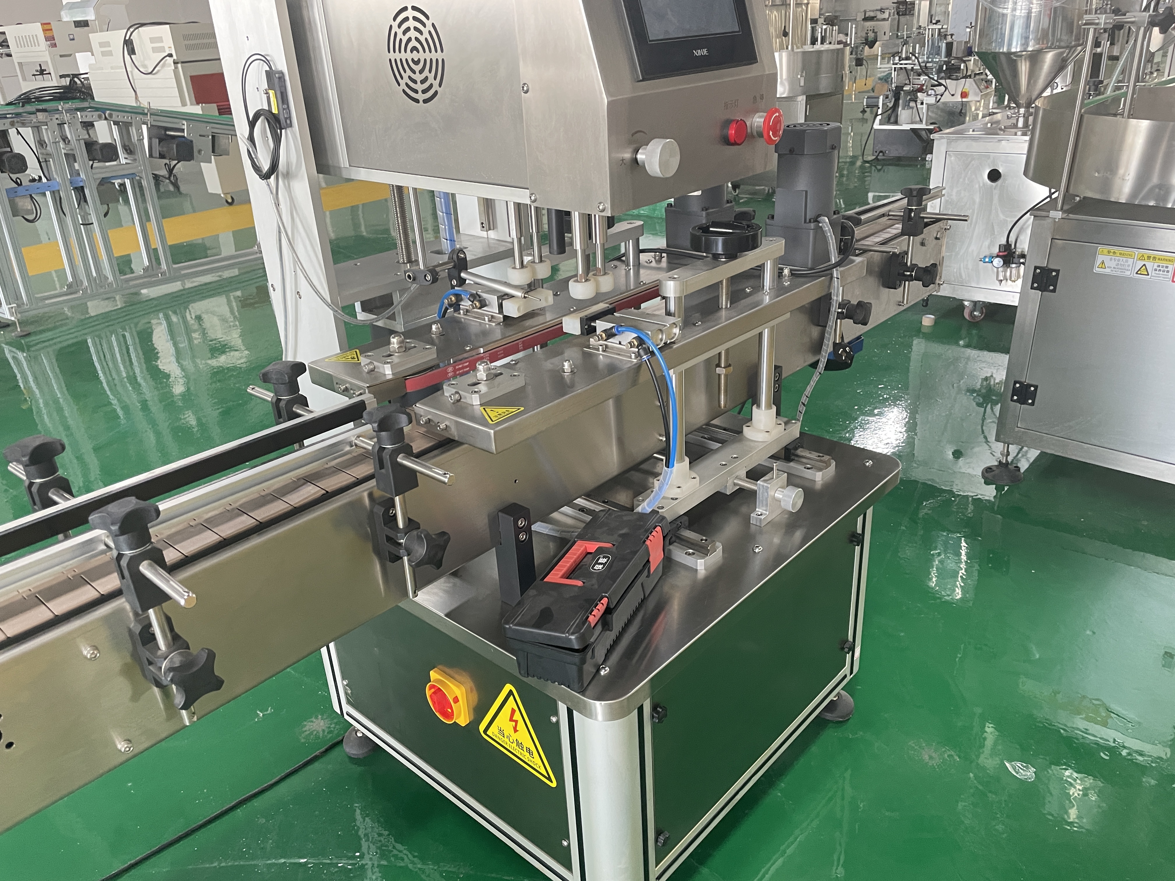 New Product  Fully Automatic High-Quality Cosmetics Cap Screwing  Machine
