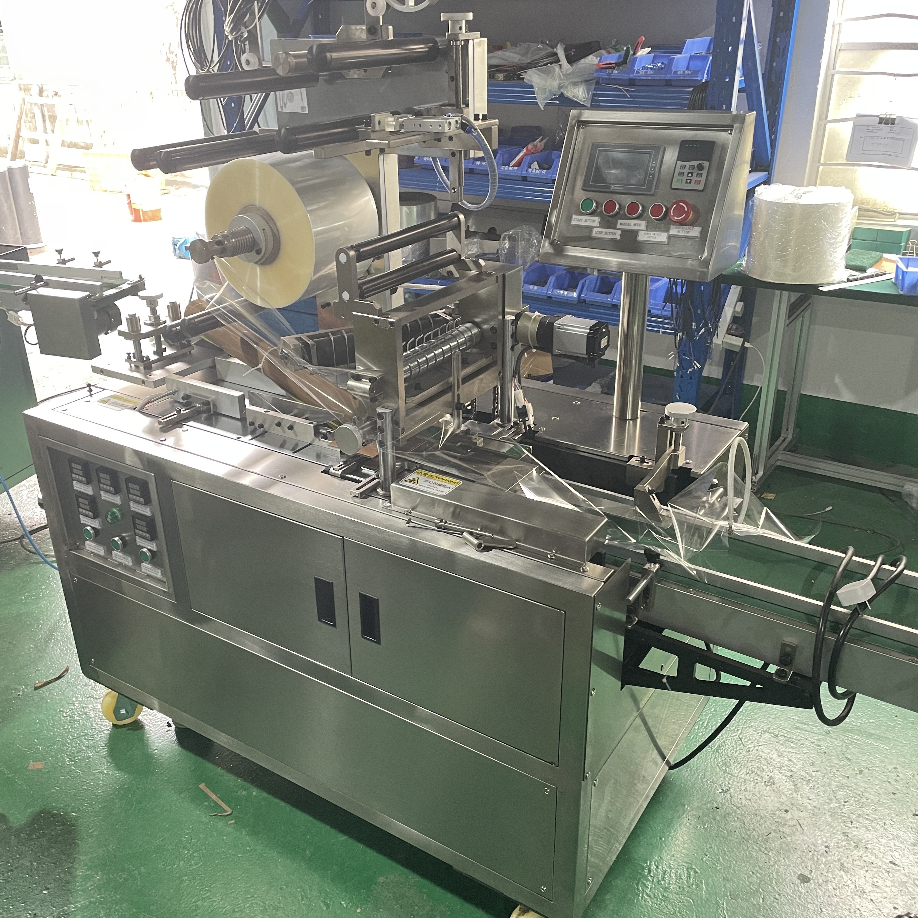 Fully Automatic High-End Eyeshadow Products Plastic Film Sealing Machine