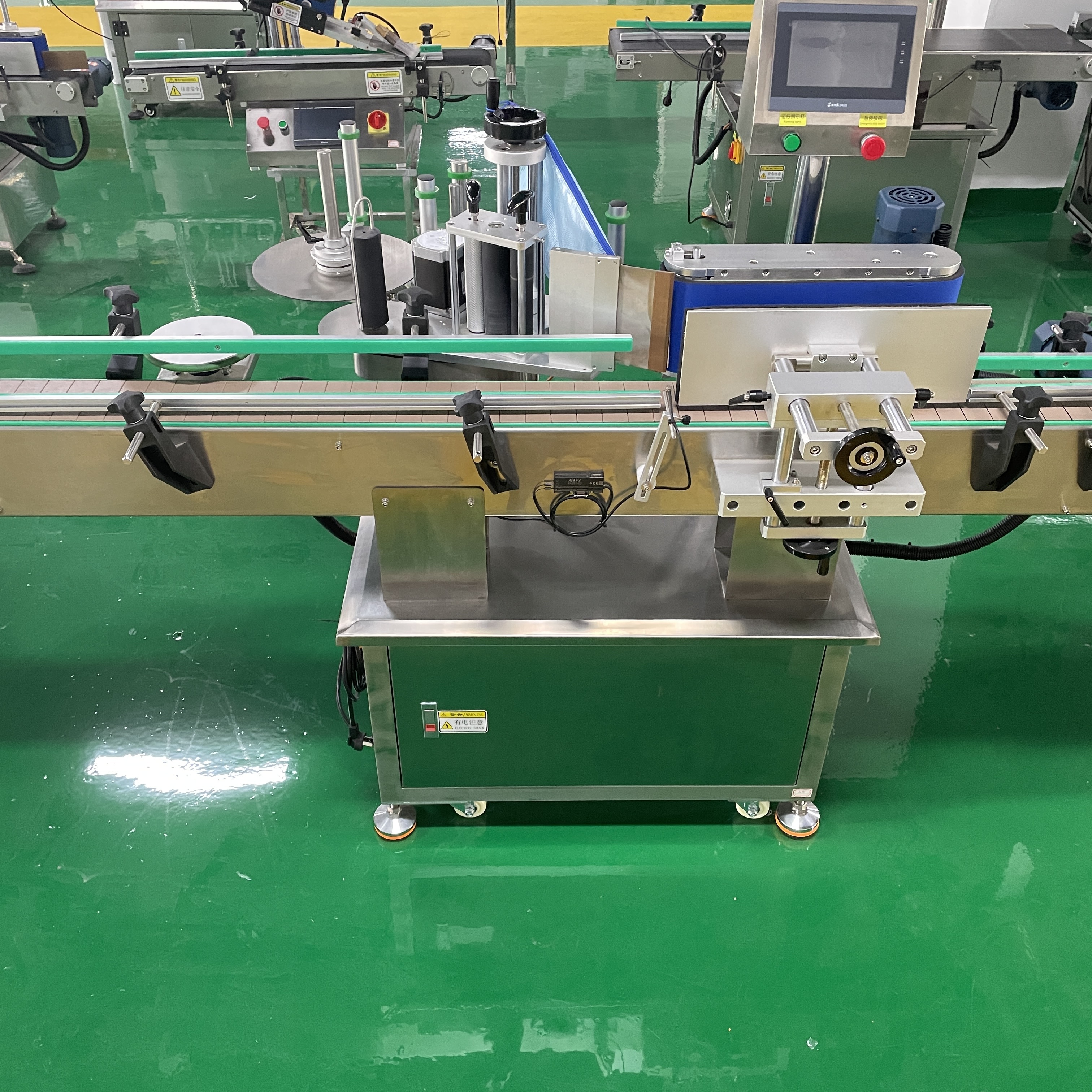 Automatic High-Performance Round Bottles Labelling Machine