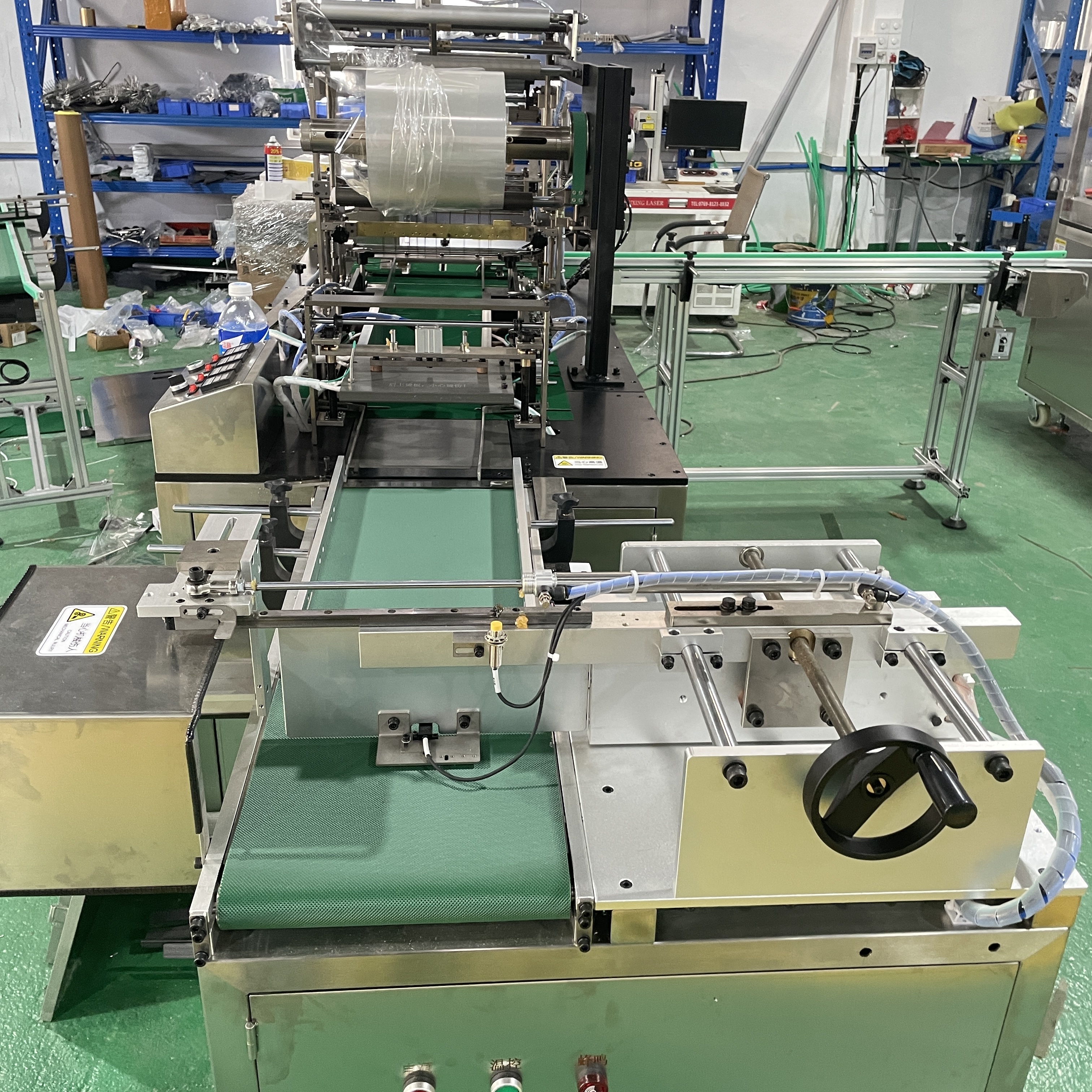 Automatic High-End Transparent Film Three Dimensional Skin Care Product Packaging Machine
