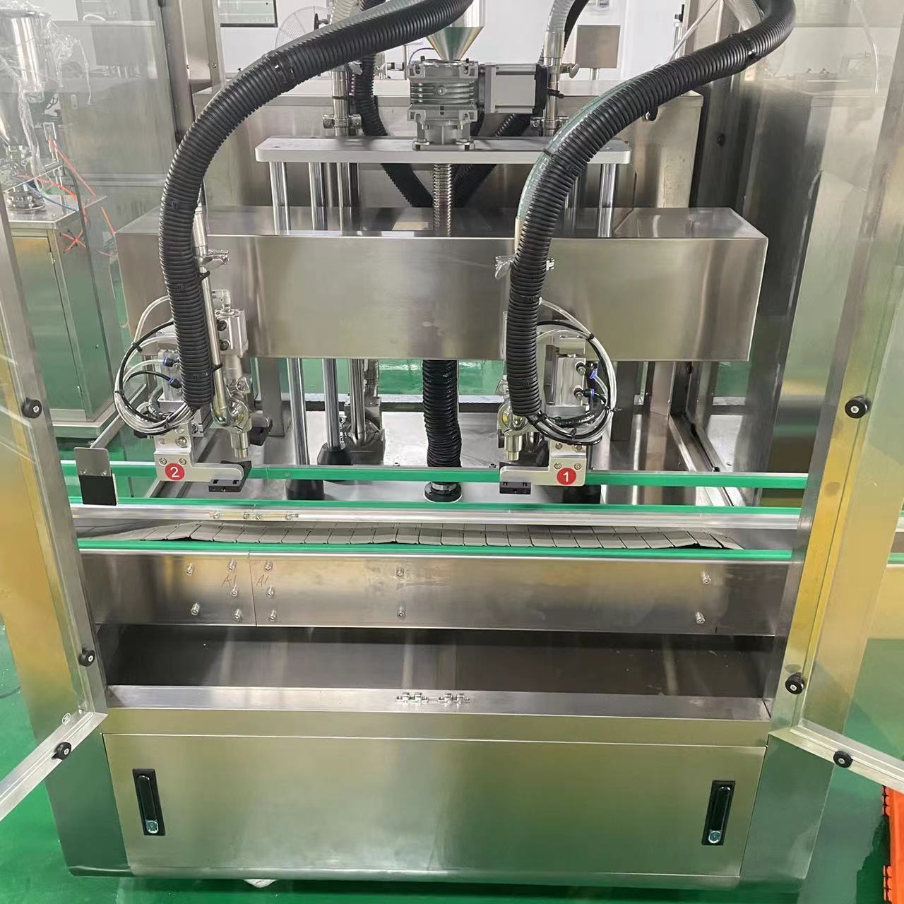 Hot Selling Fully Automatic High-Performance Multi-head following Liquid Filling Machine