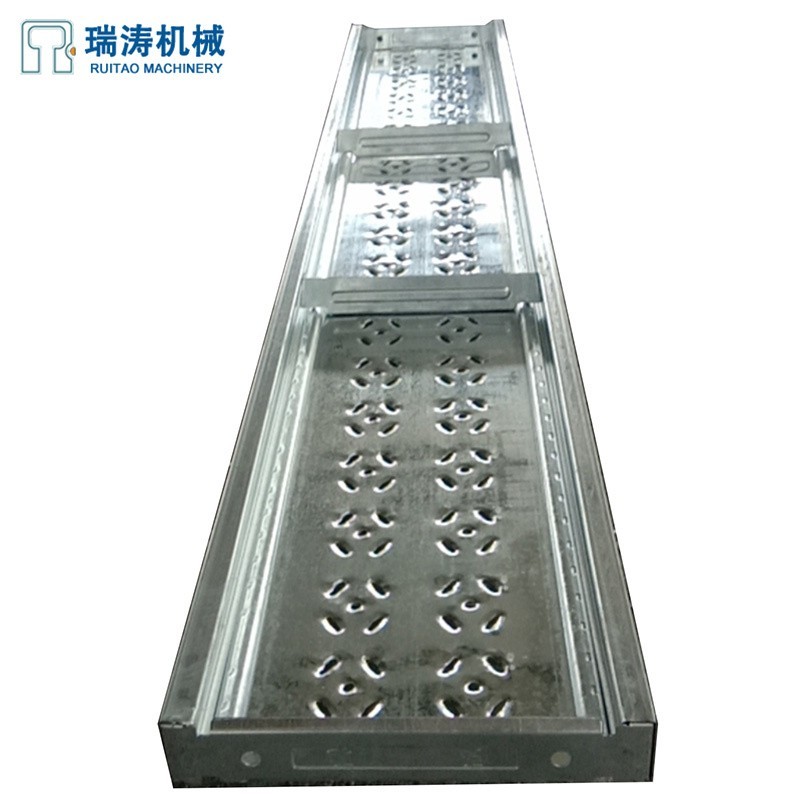 What is the classification of types of construction steel skips?