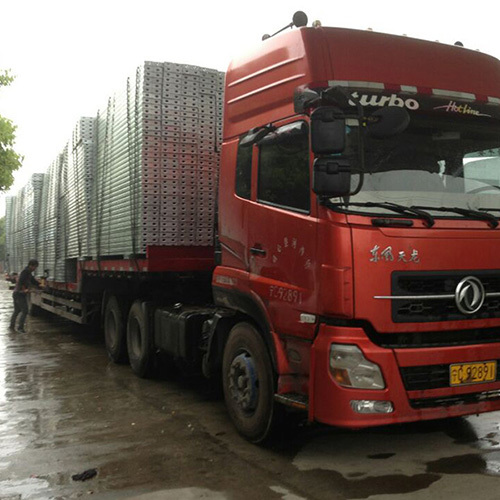 Qinghai power plant shipment of trucks