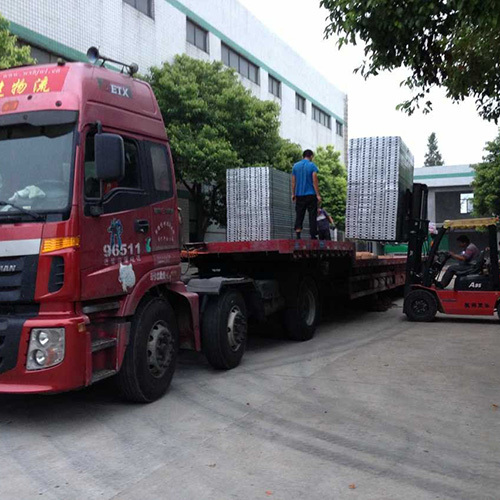 Xinjiang oilfield shipment loading