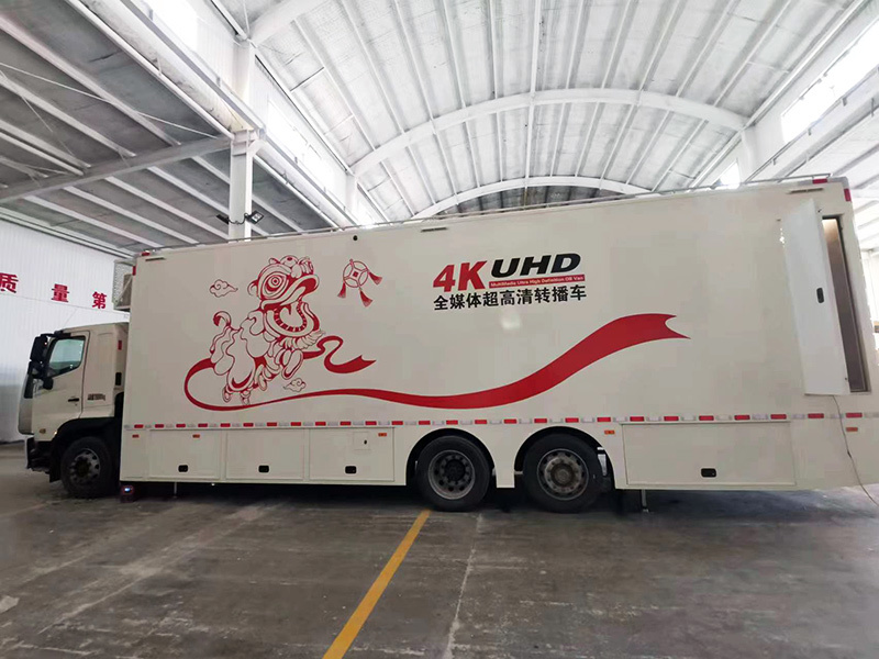 All-media ultra-high-definition broadcast vehicle