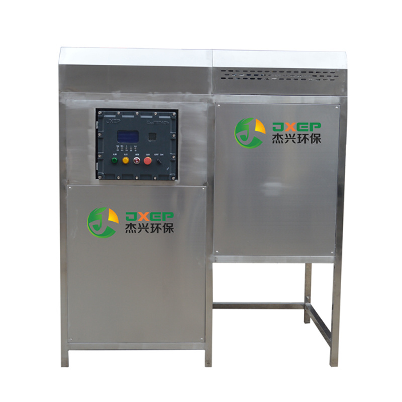 Low temperature solvent distillation equipment